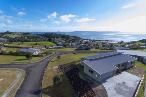 Photo of property in 3 Sunrise Place, Cable Bay, 0420