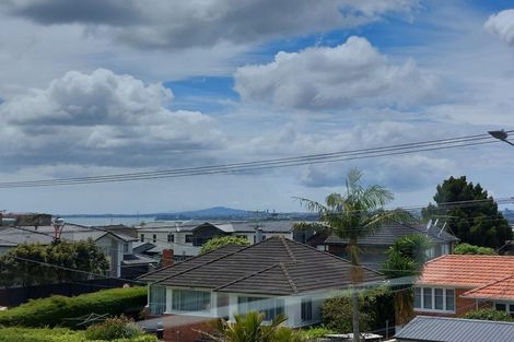Photo of property in 1/58 Te Atatu Road, Te Atatu South, Auckland, 0610