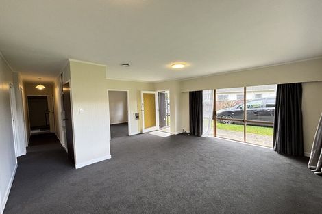 Photo of property in 18 Mcleod Road, Weymouth, Auckland, 2103