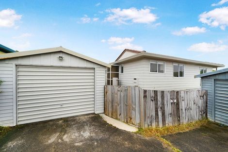Photo of property in 2/69 Luanda Drive, Ranui, Auckland, 0612
