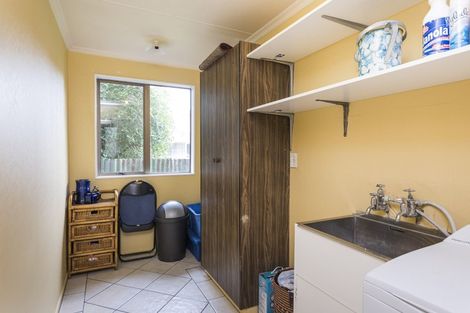 Photo of property in 9 Shamrock Street, Takaro, Palmerston North, 4412