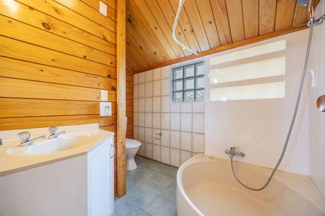 Photo of property in 93 Wiseley Road, West Harbour, Auckland, 0618