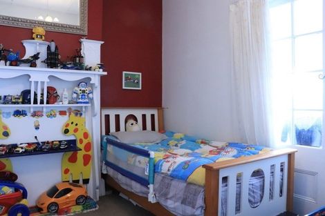 Photo of property in 17 Waimana Avenue, Northcote Point, Auckland, 0627