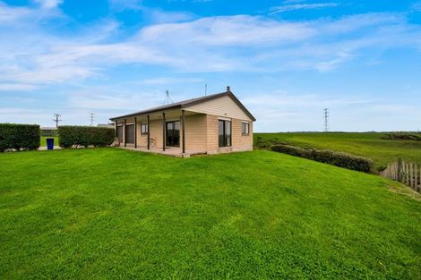 Photo of property in 902 Ararata Road, Ararata, Hawera, 4674