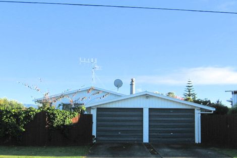 Photo of property in 29 Gray Avenue, Paraparaumu Beach, Paraparaumu, 5032