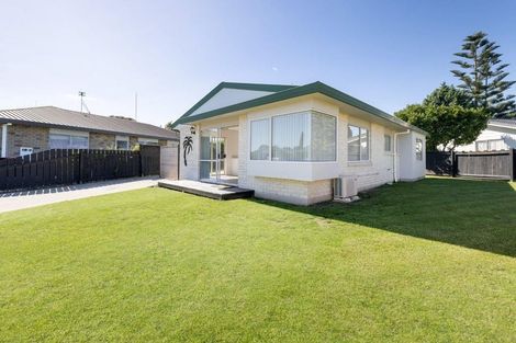 Photo of property in 4 Crisp Drive, Papamoa Beach, Papamoa, 3118