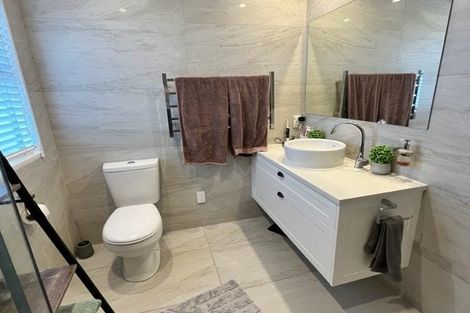 Photo of property in 13 Tranquility Rise, Mellons Bay, Auckland, 2014