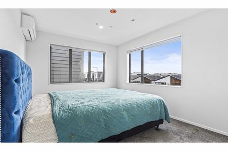 Photo of property in 32 Te Aparangi Road, Papakura, 2110