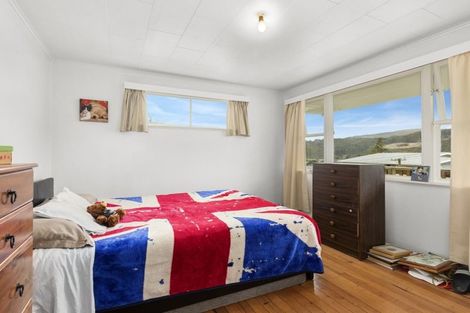 Photo of property in 20 Manor Drive, Stokes Valley, Lower Hutt, 5019
