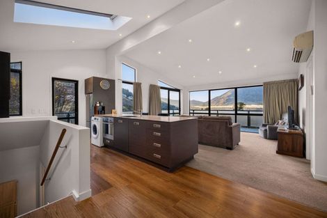 Photo of property in 2 Quartz Rise, Queenstown, 9300