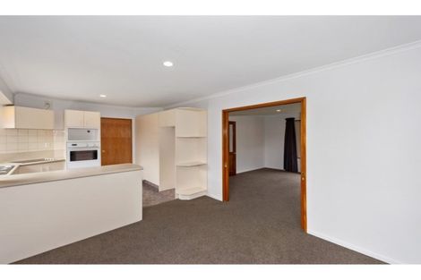 Photo of property in 2/30 Jennifer Street, Bryndwr, Christchurch, 8053