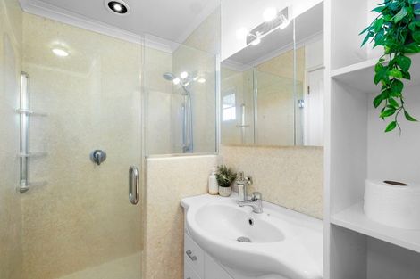 Photo of property in 293 Mangorei Road, Merrilands, New Plymouth, 4312