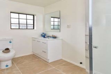 Photo of property in 4 Aspiring Avenue, Clover Park, Auckland, 2019