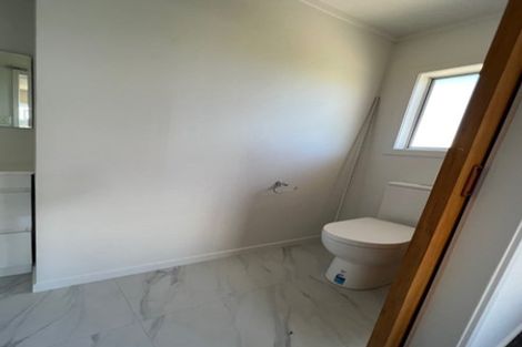 Photo of property in 17 Sumich Place, West Harbour, Auckland, 0618