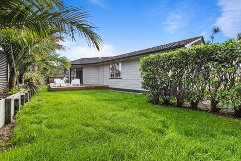 Photo of property in 8 Spinella Drive, Bayview, Auckland, 0629
