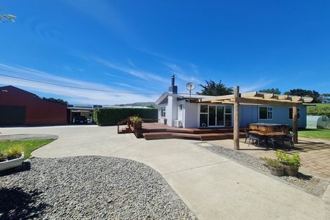 Photo of property in 151 Te Horo Beach Road, Te Horo, Otaki, 5581