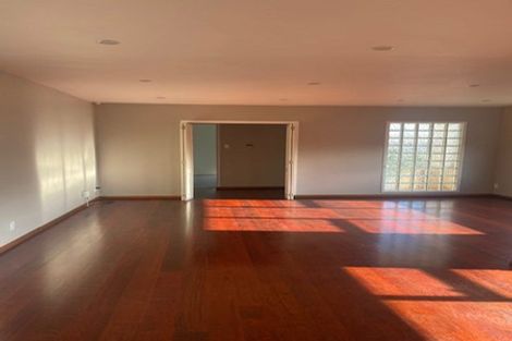 Photo of property in 9 Gwenand Place, Botany Downs, Auckland, 2010