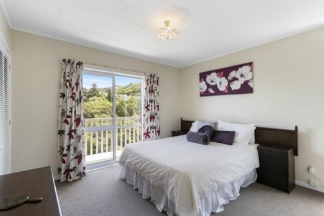 Photo of property in 84 Dowse Drive, Maungaraki, Lower Hutt, 5010