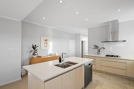 Photo of property in 79 Te Oneroa Way, Long Bay, Auckland, 0630