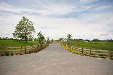 Photo of property in 2 Ada Lane, Riverhead, 0793