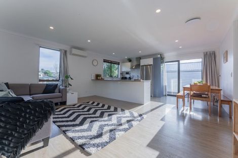 Photo of property in 1/26 Waiora Road, Stanmore Bay, Whangaparaoa, 0932