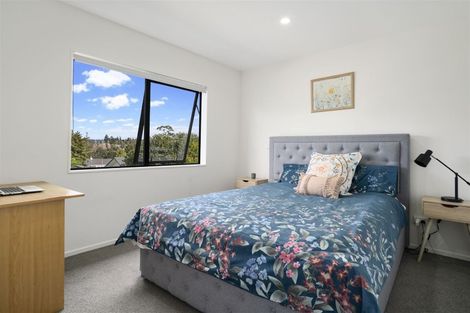 Photo of property in 7a Halcombe Place, Green Bay, Auckland, 0604