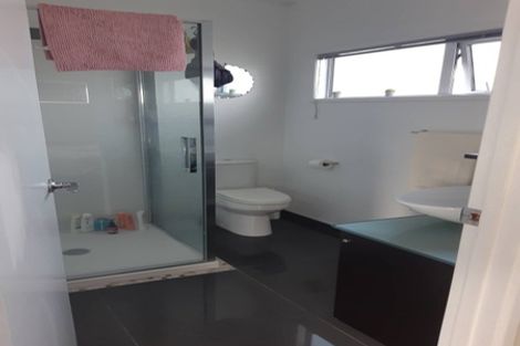 Photo of property in 2 Rainsford Street, Moturoa, New Plymouth, 4310