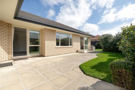 Photo of property in 6 Ross Place, Northwood, Christchurch, 8051