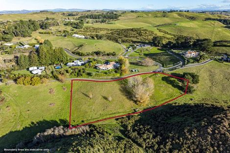 Photo of property in 70 Pineleigh Drive, Poraiti, Napier, 4182