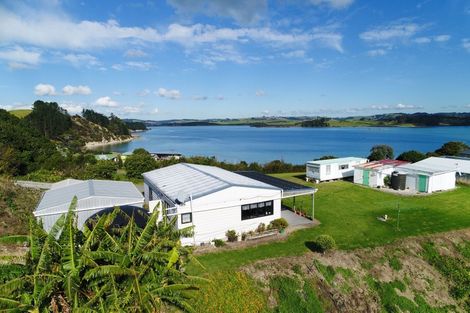 Photo of property in 29 Oxford Street, Whakapirau, Maungaturoto, 0583