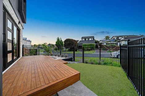 Photo of property in 7a Sirius Place, Botany Downs, Auckland, 2010