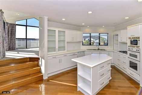 Photo of property in 20 Gillard Place, Eastern Beach, Auckland, 2012