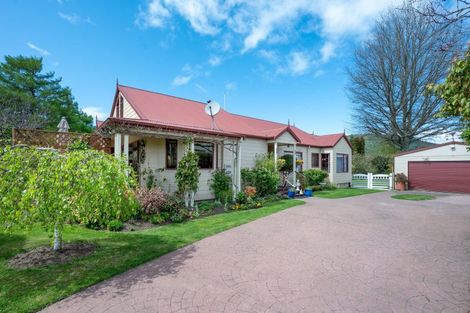 Photo of property in 19 Gibbs Place, Kinloch, Taupo, 3377