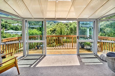 Photo of property in 35 Lincoln Avenue, Tawa, Wellington, 5028