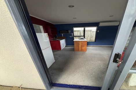 Photo of property in 8 Bury Grove, Strathmore Park, Wellington, 6022