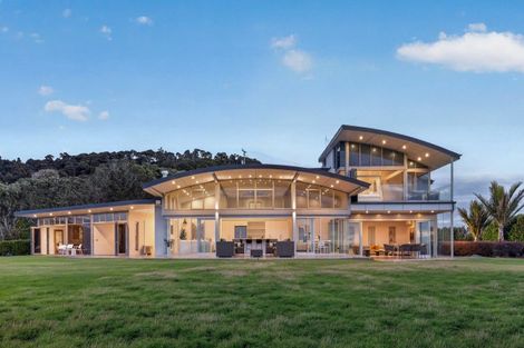 Photo of property in 83 Jervis Road, Waiwera, Orewa, 0994