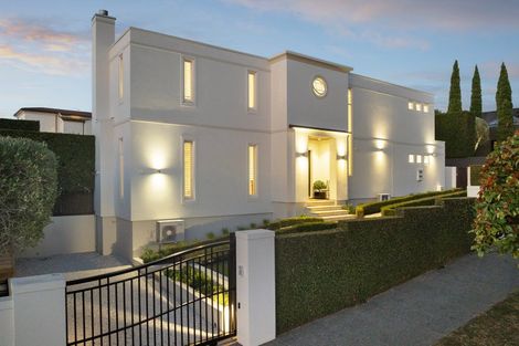 Photo of property in 12 Ronaki Road, Mission Bay, Auckland, 1071