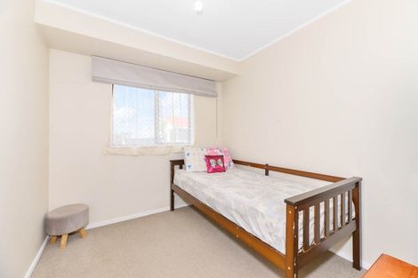 Photo of property in 25 Glen Close, Glen Eden, Auckland, 0602