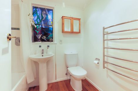 Photo of property in 27 Victory Road, Laingholm, Auckland, 0604