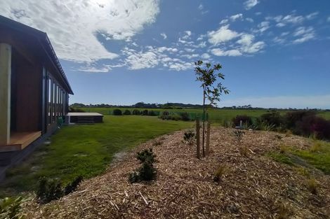 Photo of property in 128 Rangiuru Road, Otaki Beach, Otaki, 5512