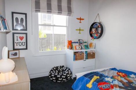 Photo of property in 12 Richmond Avenue, Northcote Point, Auckland, 0627