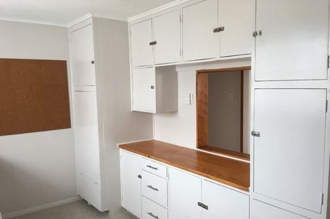 Photo of property in 2 Gibbons Crescent, Castlecliff, Whanganui, 4501