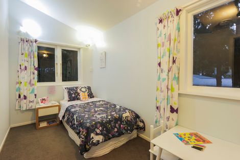 Photo of property in 27 Victory Road, Laingholm, Auckland, 0604