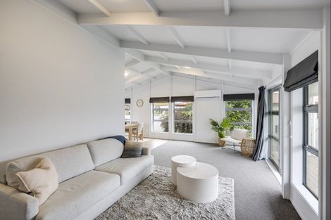 Photo of property in Lantern Light Takeaways, 1012 Willowpark Road North, Mayfair, Hastings, 4122