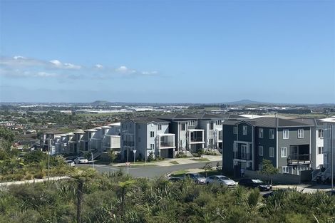 Photo of property in 8 Puhakehake Place, Flat Bush, Auckland, 2019