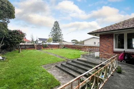 Photo of property in 3201 Great North Road, New Lynn, Auckland, 0600