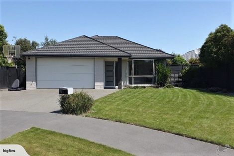 Photo of property in 76 Blue Gum Place, New Brighton, Christchurch, 8083