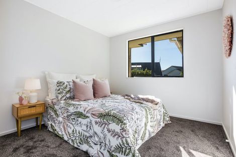 Photo of property in 17 Coventry Close, Ascot Park, Porirua, 5024