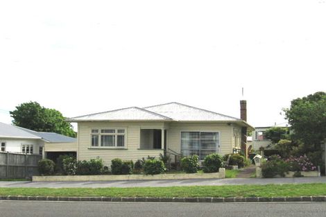 Photo of property in 16 Maranui Avenue, Point Chevalier, Auckland, 1022