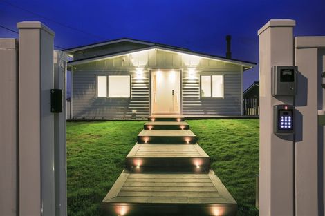 Photo of property in 1/30 Gulf View Road, Murrays Bay, Auckland, 0630